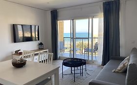 Piso Nuevo Primera Línea a Pie de Playa